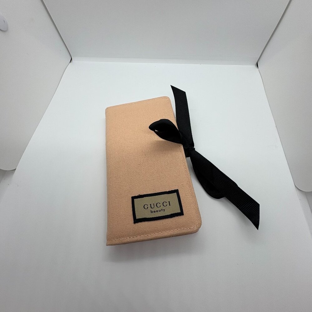 GUCCI BEAUTE MAKE UP BRUSH SET, new